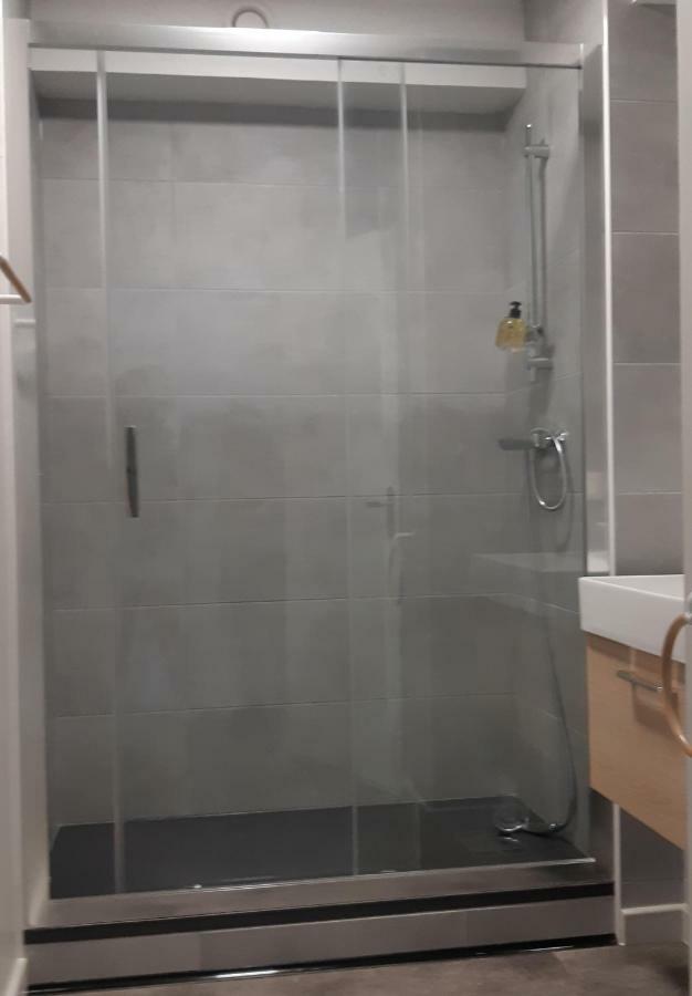 באיון Appartement Au Calme Proximite Centre מראה חיצוני תמונה